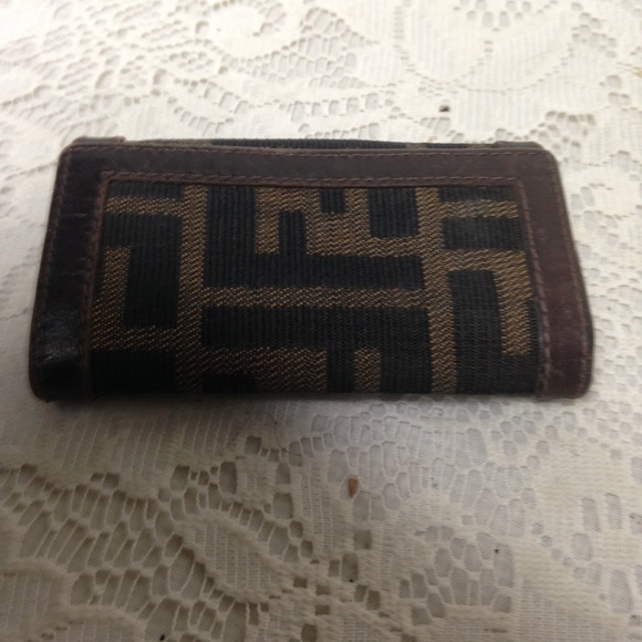 Fendi Italy, Zucca Pattern 4-hooks Key Case - Picture 3 of 9